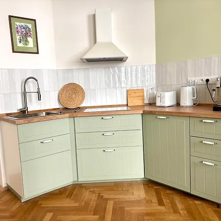 Old Jewish Quarter Grand 2bdr 2bath Apartamento