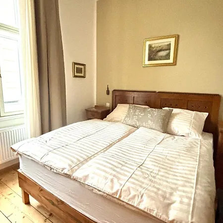 Old Jewish Quarter Grand 2bdr 2bath *