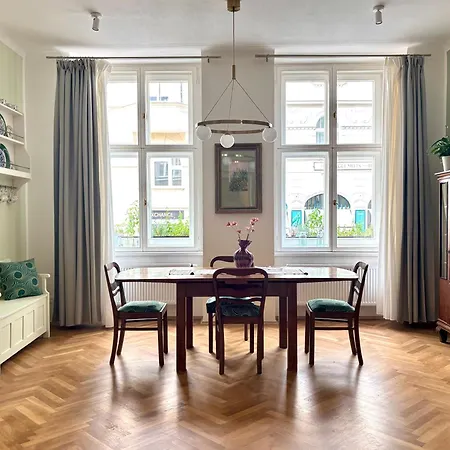 Old Jewish Quarter Grand 2bdr 2bath * Prague