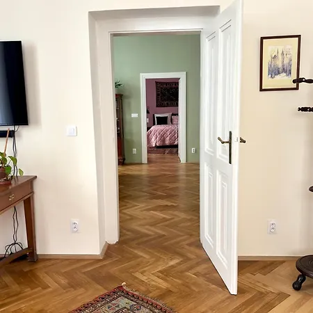 Old Jewish Quarter Grand 2bdr 2bath Apartamento